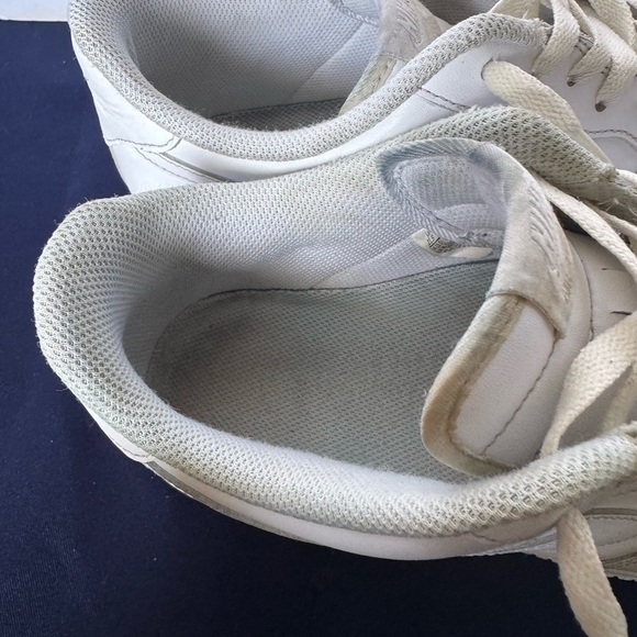 Men’s Low Cut All White Nike Air Force 1’s Size 11.5 Authentic Fast Shipping - Picture 8 of 16